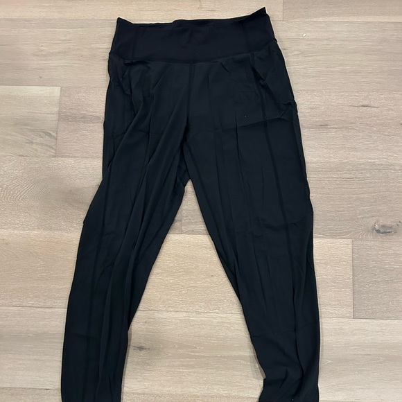Lulu Lemon Leisure Pants - Picture 1 of 4